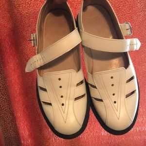 White DEARDRA doc martens